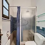 Mazet T2 Pour 4 Pers Avec Jardin Vue Avec Piscine Au Mas De Pramousquier * Le Lavandou