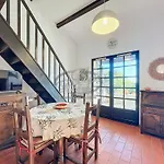 Holiday home Mazet T2 Pour 4 Pers Avec Jardin Vue Avec Piscine Au Mas De Pramousquier *