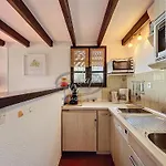 Holiday home Mazet T2 Pour 4 Pers Avec Jardin Vue Avec Piscine Au Mas De Pramousquier Le Lavandou