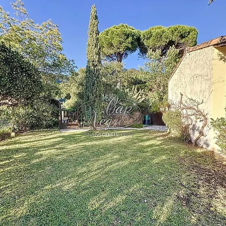 Mazet T2 Pour 4 Pers Avec Jardin Vue Avec Piscine Au Mas De Pramousquier Semesterbostad