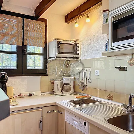 Mazet T2 Pour 4 Personnes Avec Jardin Vue Au Mas De Pramousquier *