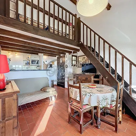 Mazet T2 Pour 4 Personnes Avec Jardin Vue Au Mas De Pramousquier Vakantiehuis