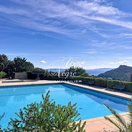 Semesterbostad Mazet T2 Pour 4 Pers Avec Jardin Vue Avec Piscine Au Mas De Pramousquier Le Lavandou