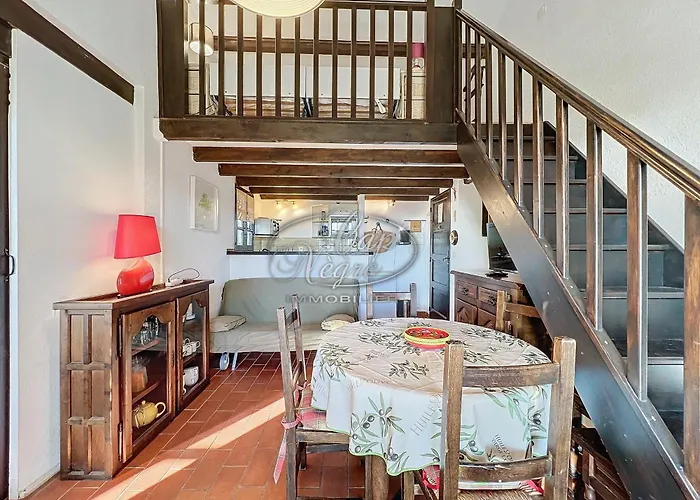 Mazet T2 Pour 4 Pers Avec Jardin Vue Avec Piscine Au Mas De Pramousquier Semesterbostad Le Lavandou