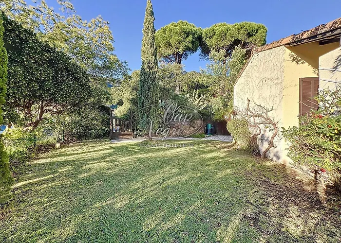 Mazet T2 Pour 4 Pers Avec Jardin Vue Avec Piscine Au Mas De Pramousquier Semesterbostad