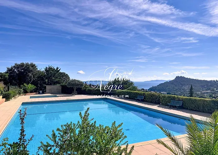 Semesterbostad Mazet T2 Pour 4 Pers Avec Jardin Vue Avec Piscine Au Mas De Pramousquier Le Lavandou